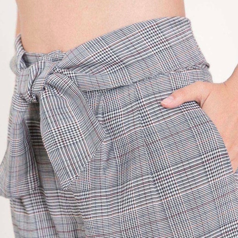 FRONT TIE BLACK & WHITE PLAID w/STRETCH - Picture 6 of 13